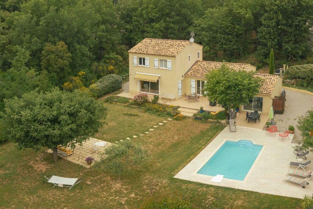Villa Calme Avec Piscine A Greoux エクステリア 写真