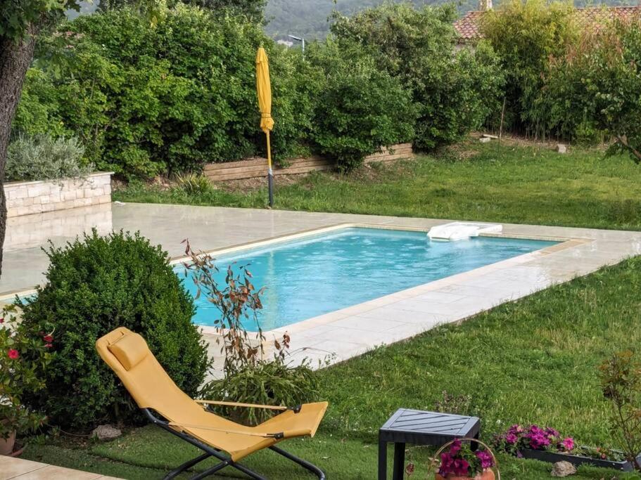 Villa Calme Avec Piscine A Greoux エクステリア 写真